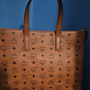 MCM TOTE